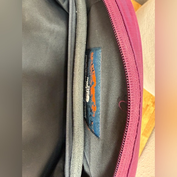 The North Face Women's Surge Luxe Backpack Burgundy Rose Gold Laptop Bag 31L - Picture 5 of 7